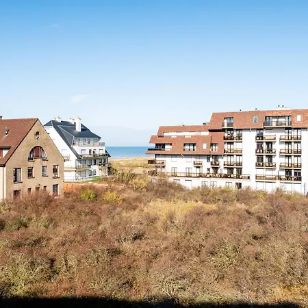 شقة In Near The *